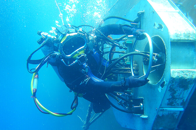 Underwater Hull Cleaning
